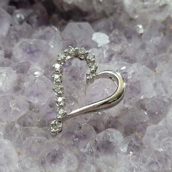 Jewelry - 10K White Gold Open Heart Pendant.